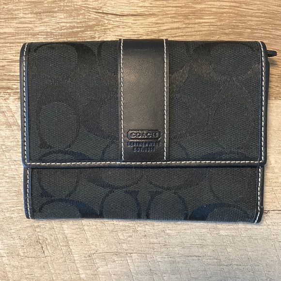 Coach Wallet - Picture 1 of 3